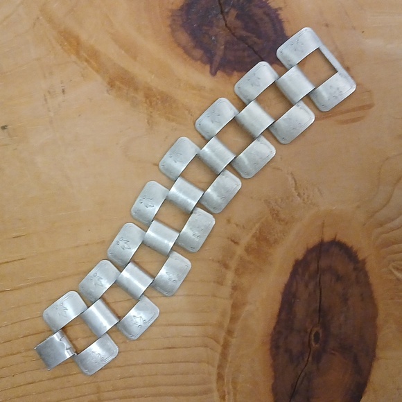 Sarah Coventry Silver Geometric Link Bracelet Floral Engraved Design - Picture 2 of 5